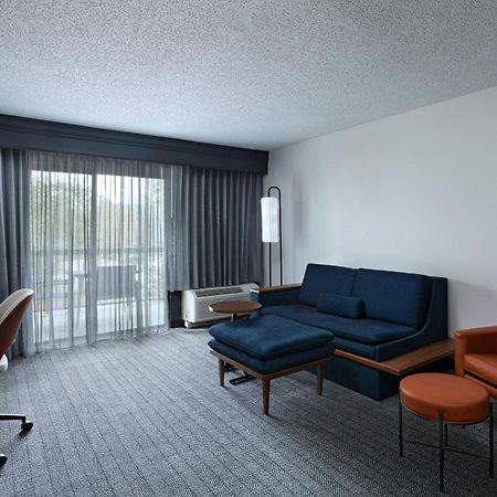 Отель Courtyard Houston Зе-Вудлендс Экстерьер фото